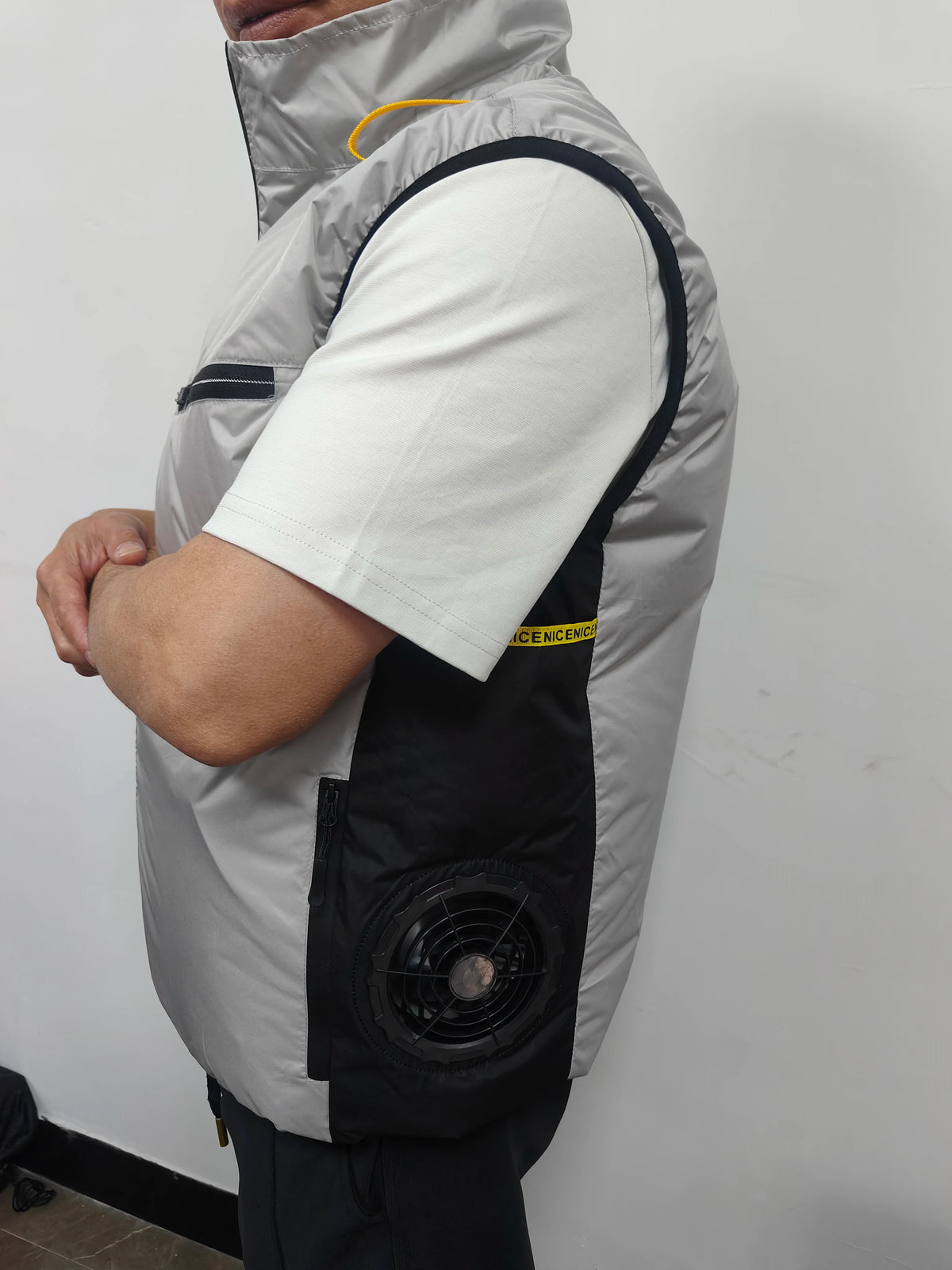 Summer Sports Fan Air-Conditioning Clothing, Cool and Lightweight for Men and Women, Travel Brand Outdoor Vest, Jacket, Sun Protection Windbreaker, Fishing Workwear